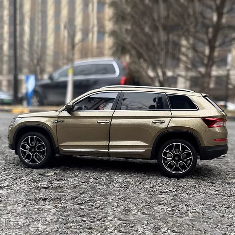 Original 1:18 Kodiak Alloy Simulation Car Model +Small Gift