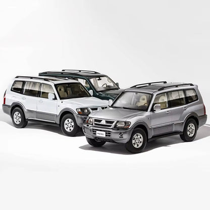 Yc Model 1: 18 Pajero Bobcat V73 off Road Alloy Fully Open Car Model
