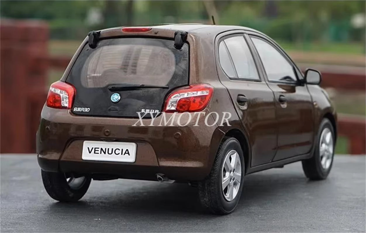 1:18 for Nissan VENUCIA R30 Metal Diecast Model Car Toys Gifts Hobby Mocha Gold Display Ornaments Collection