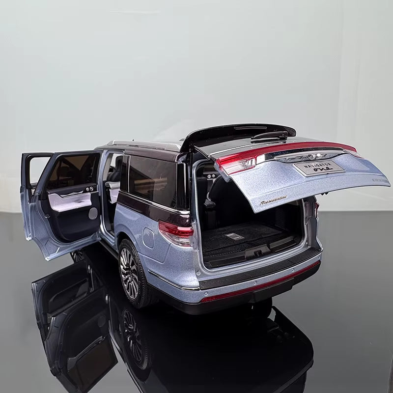 Original Car Model Navigator 1:18 Alloy Simulation Car Model Navigator
