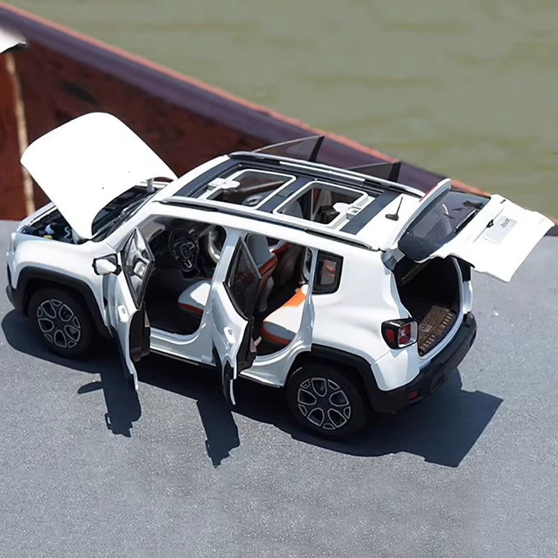 1: 18 Original for Free Hero Car Model Renegade Alloy Simulation Car Model