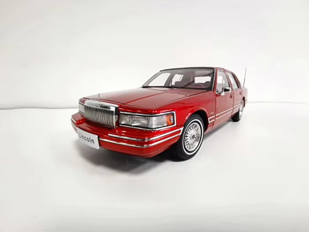 1/18 for Lincoln Town Car 1990 Second Generation Diecast Model Toys Hobby Cars Gifts Black Display Collection Ornaments