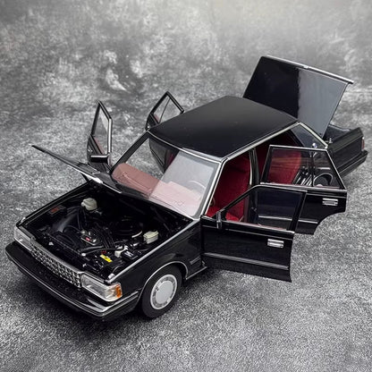 Xiaoguang CROWN 122 Alloy 1:18 Car Model Classic Vintage Car Model