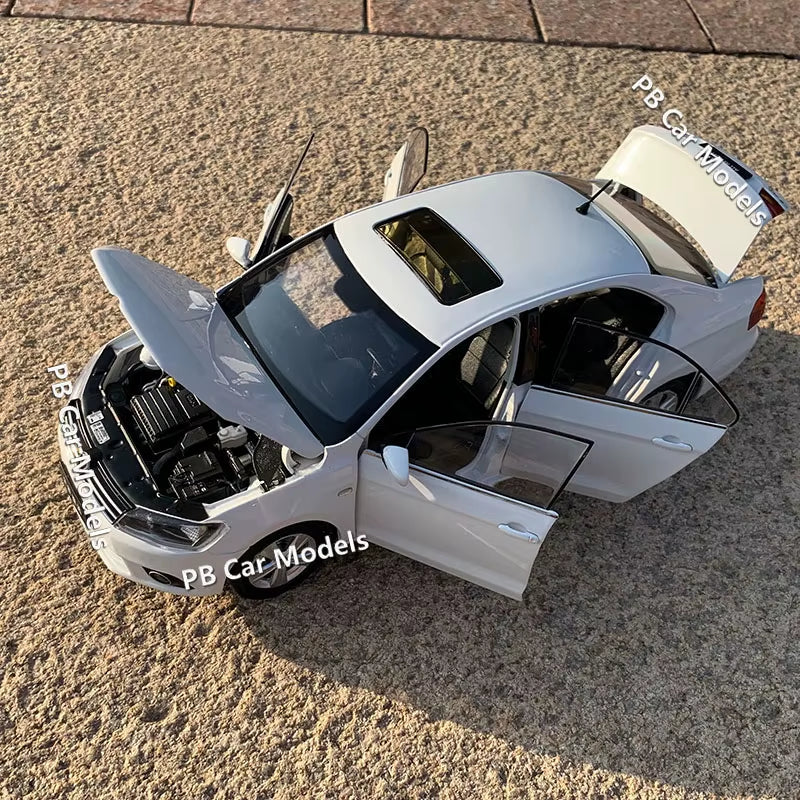 Original Vehicle Model 2013 NEWJETTA Alloy 1:18 Simulation Vehicle Model