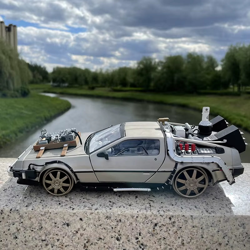 Back to the Future Third Orbit Edition DMC-12 Time Machine Sunstar Original 1:18 Simulation Alloy Car Model
