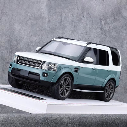 IVY 1:18 for Found 4 White Black Gradient/White Green Contrast Resin Car Model Collectibles