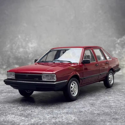 Original Factory 1:18 Shanghai Santana 1983 Pusan Passat B2 Alloy Car Model