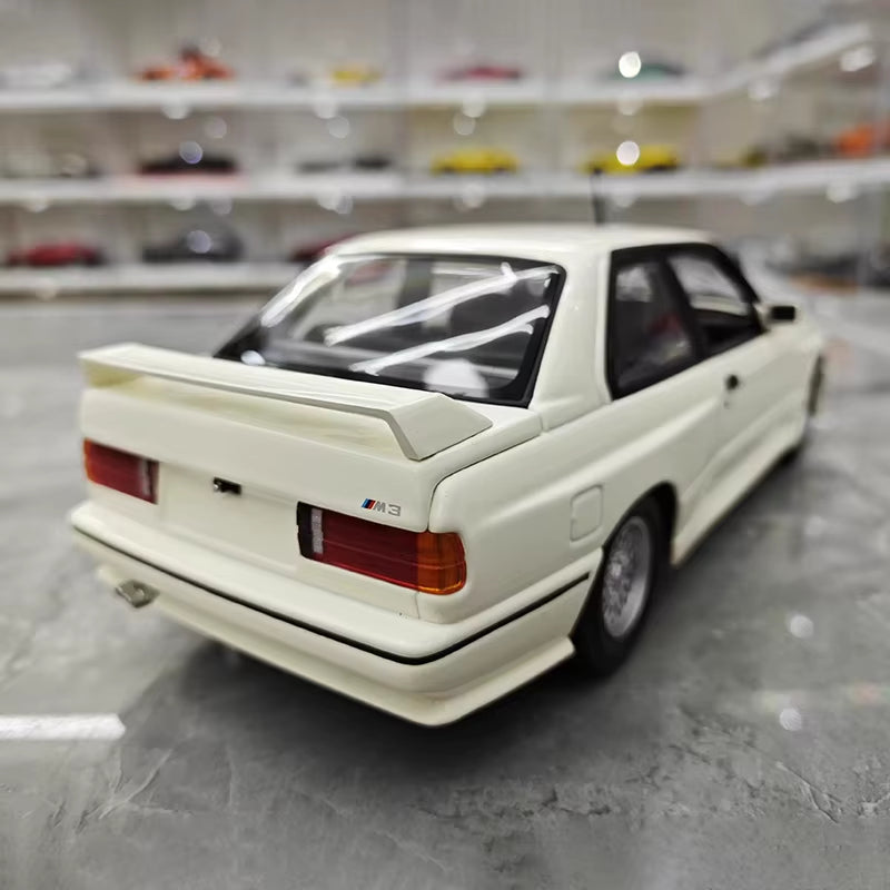 Minichamps 1:18 M3 E30 1987 Simulation Alloy Metal Car Model Collection Ornament