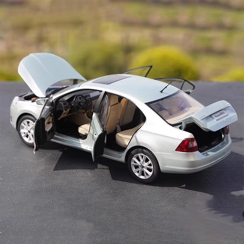 Skoda Xinrui 1:18 Original 2016 Skoda Alloy Automobile Model