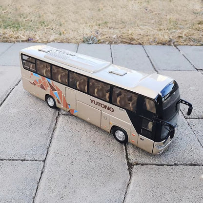 1: 42 Original Factory Yutong ZK6118HQY8Y Double Windshield Double Decker Touring Bus Model